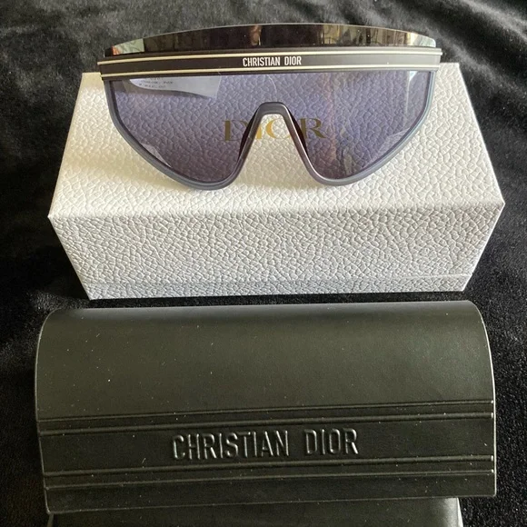 BRAND NEW DIOR SUNGLASSES with the box Dior | Accessories | Brand New Dior Sunglasses Never Worn  main image 2